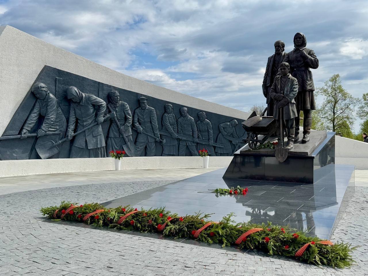 🎖 В Мордовии открыли мемориал «Сурский рубеж»
